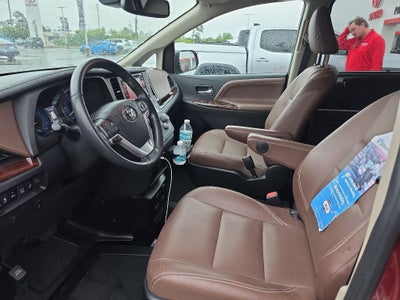 2020 Toyota Sienna Limited Premium BraunAbility 7 Passenger
