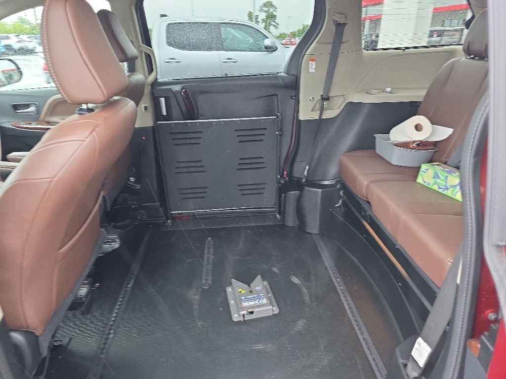 2020 Toyota Sienna Limited Premium BraunAbility 7 Passenger