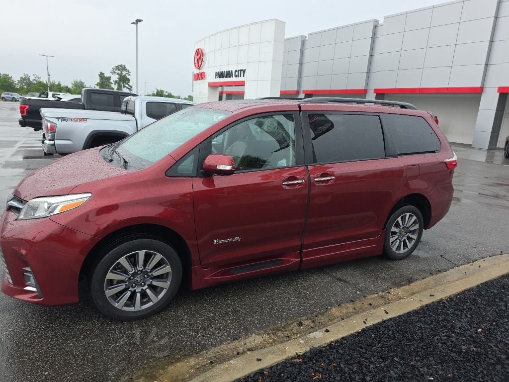 2020 Toyota Sienna Limited Premium BraunAbility 7 Passenger