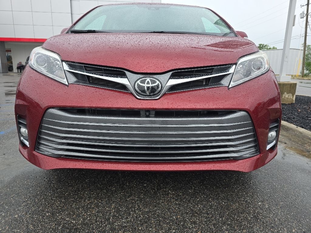 2020 Toyota Sienna Limited Premium BraunAbility 7 Passenger