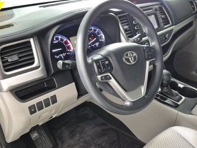 2015 Toyota HIGHLANDER LE