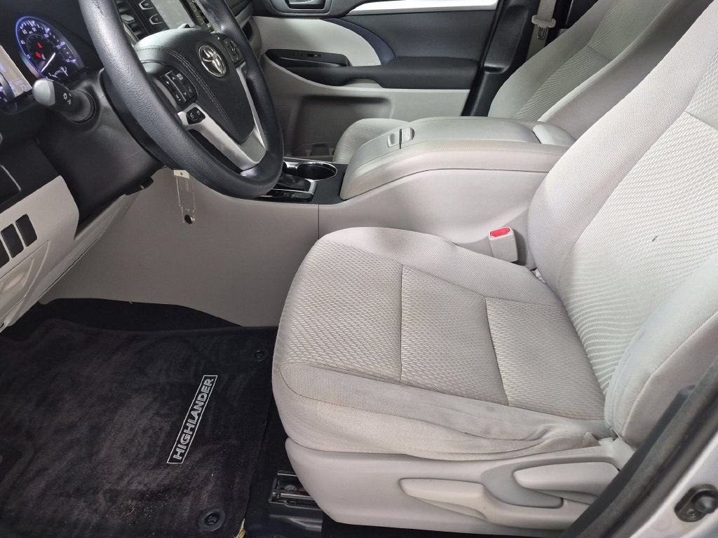 2015 Toyota HIGHLANDER LE