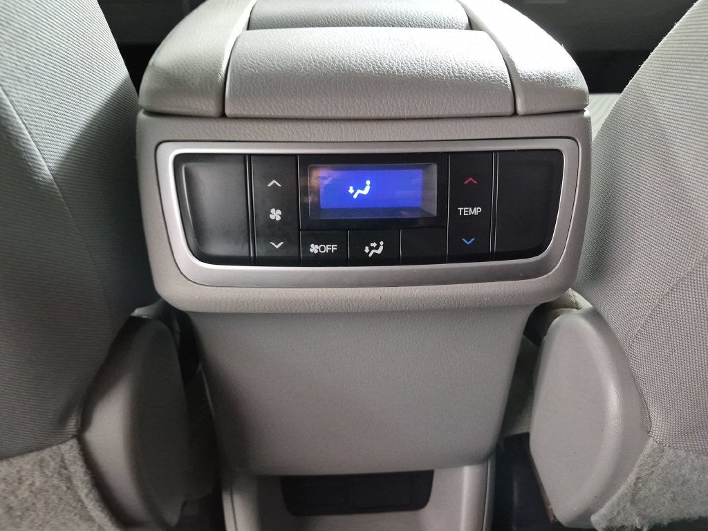 2015 Toyota HIGHLANDER LE