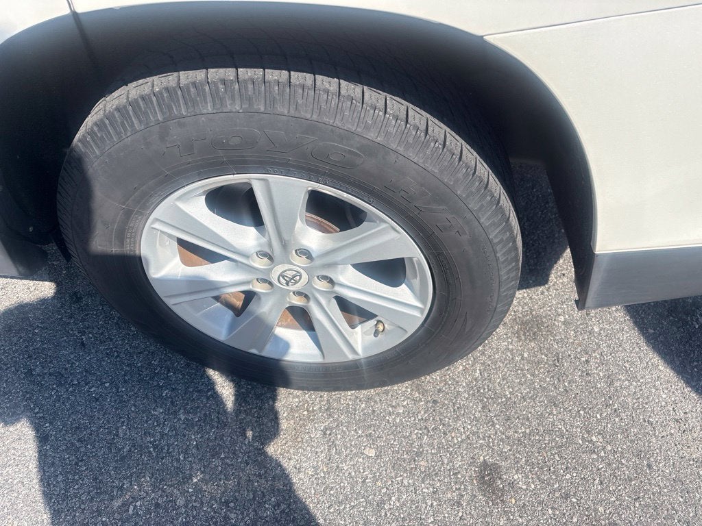 2012 Toyota HIGHLANDER Base