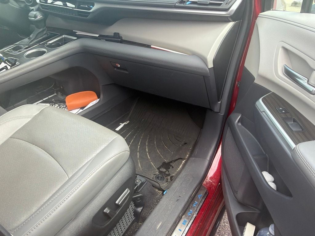 2024 Toyota Sienna Limited 7 Passenger