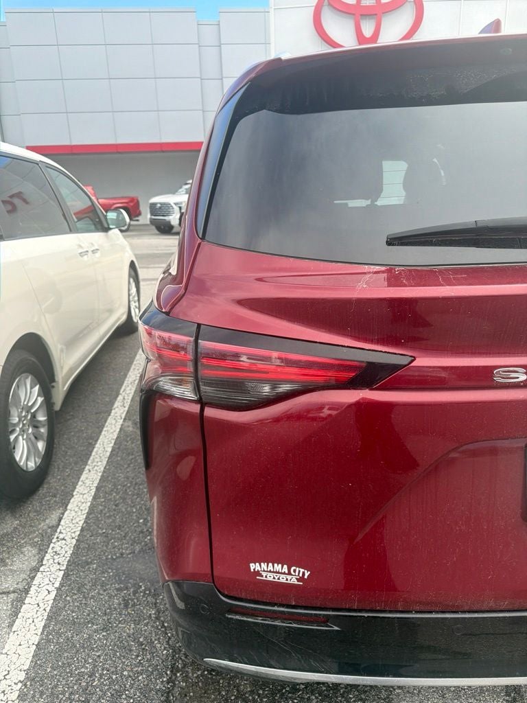 2024 Toyota Sienna Limited 7 Passenger
