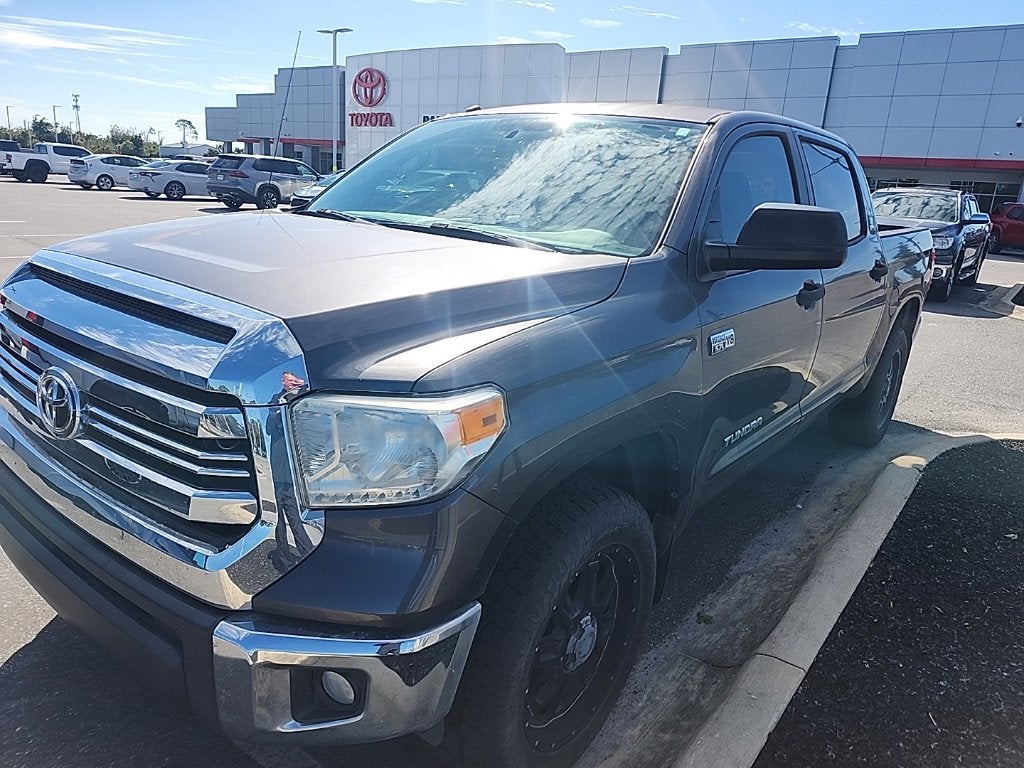 2017 Toyota TUNDRA 4X4 SR5