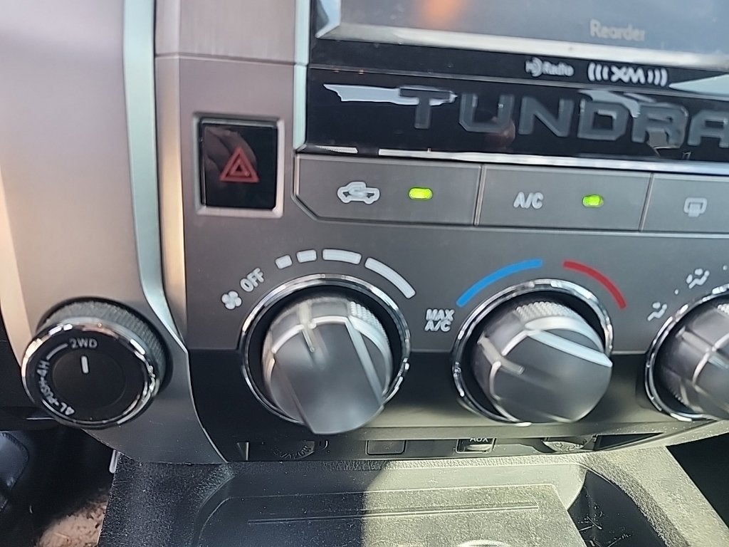 2017 Toyota TUNDRA 4X4 SR5
