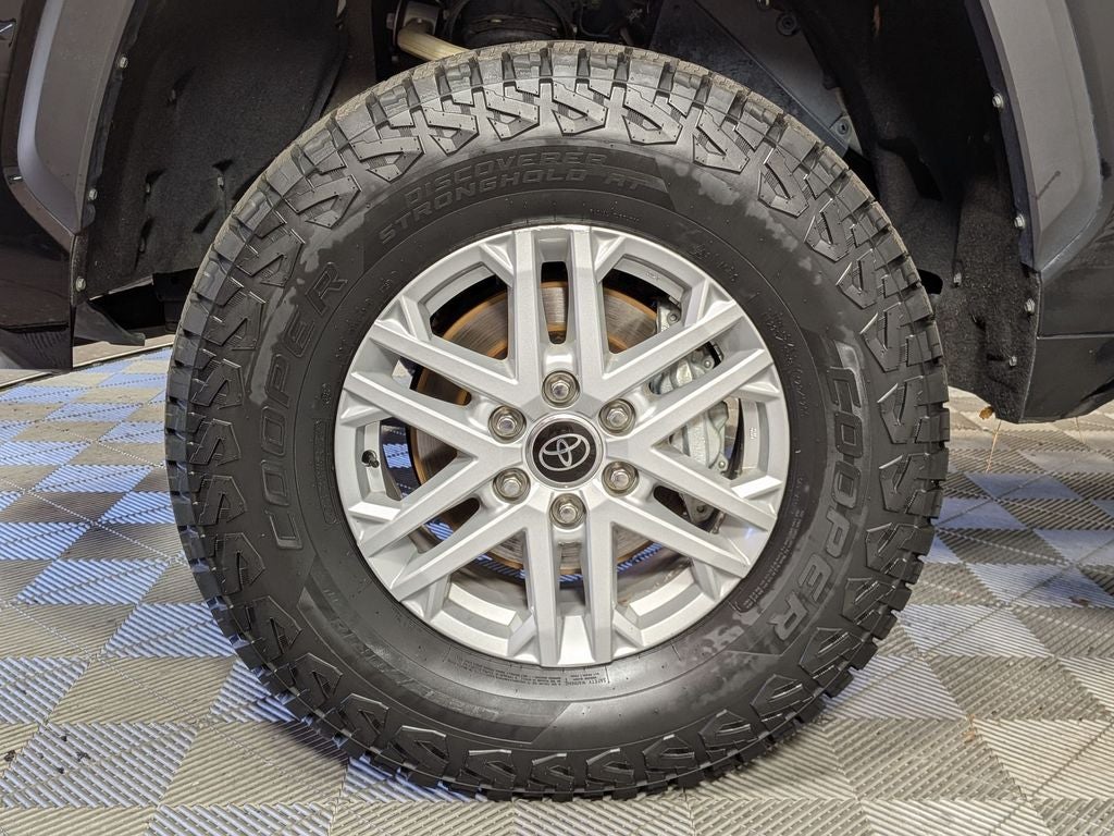 2024 Toyota TUNDRA 4X4 SR5
