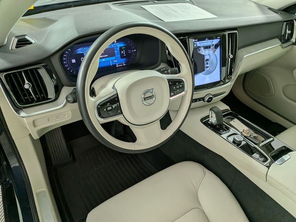 2024 Volvo S60 T8 Plus Dark Theme