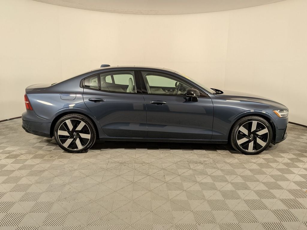 2024 Volvo S60 T8 Plus Dark Theme