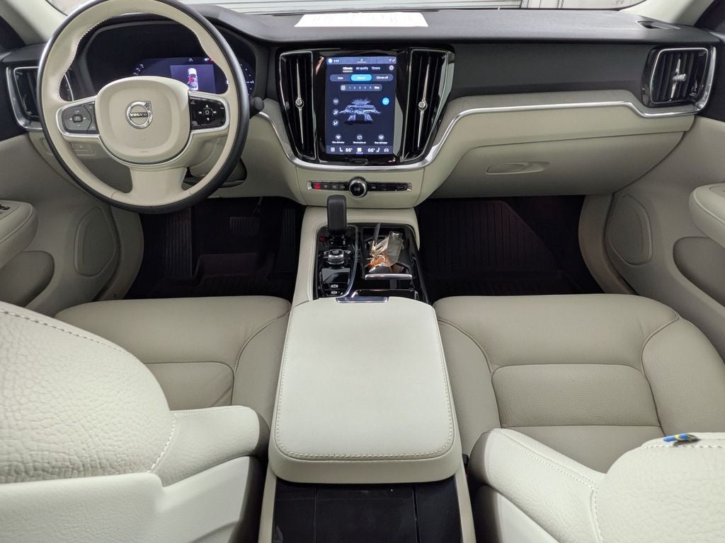 2024 Volvo S60 T8 Plus Dark Theme