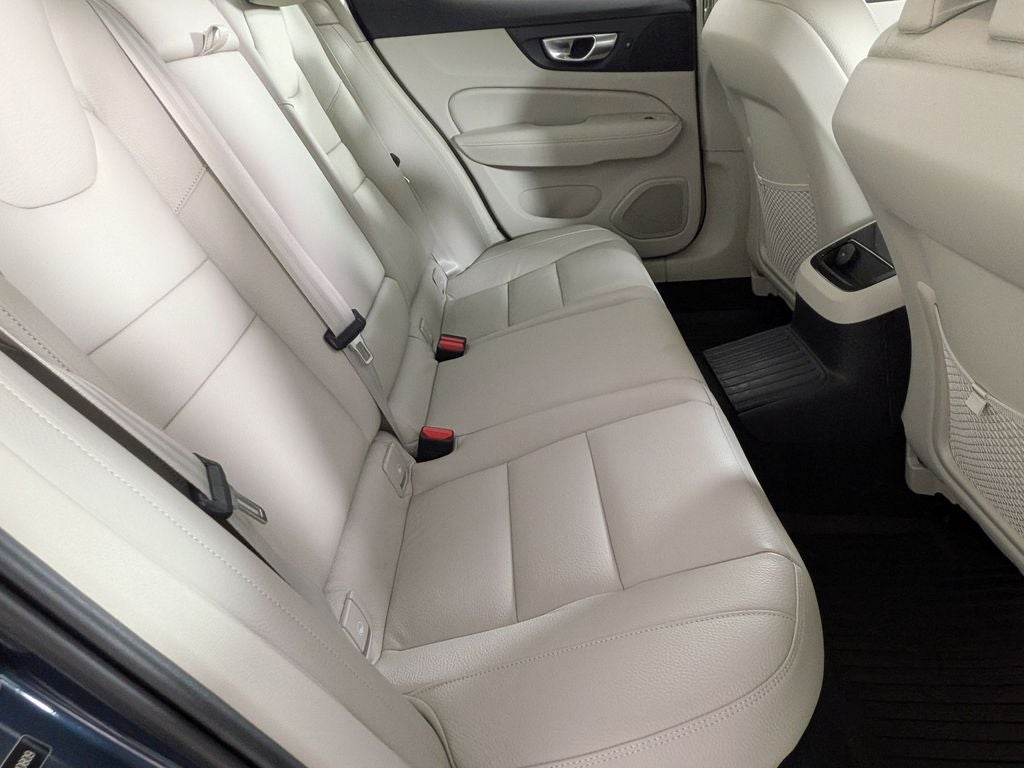2024 Volvo S60 T8 Plus Dark Theme