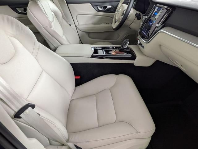 2024 Volvo S60 T8 Plus Dark Theme