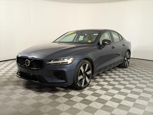 2024 Volvo S60 T8 Plus Dark Theme