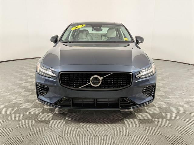 2024 Volvo S60 T8 Plus Dark Theme