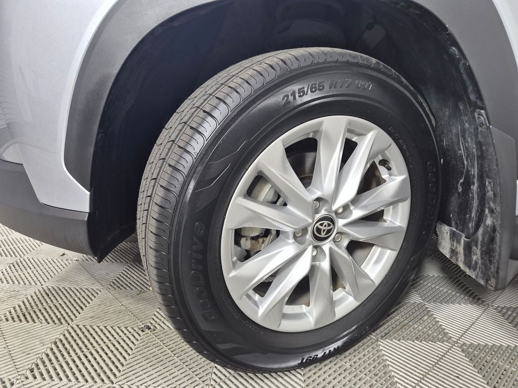 2024 Toyota Corolla Cross LE