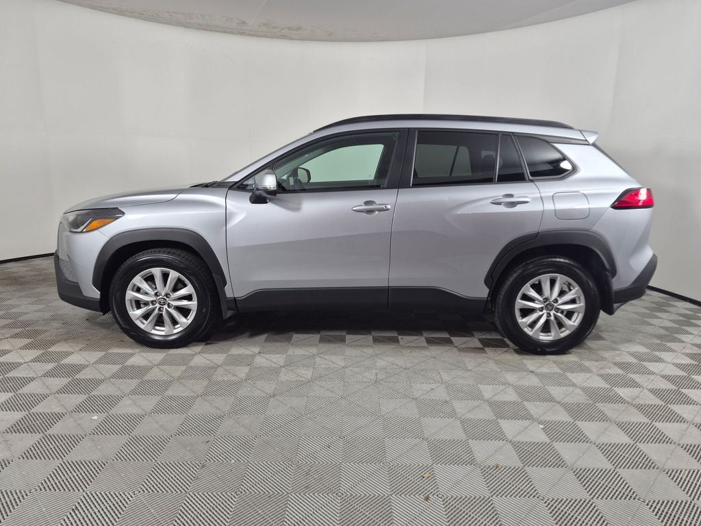 2024 Toyota Corolla Cross LE