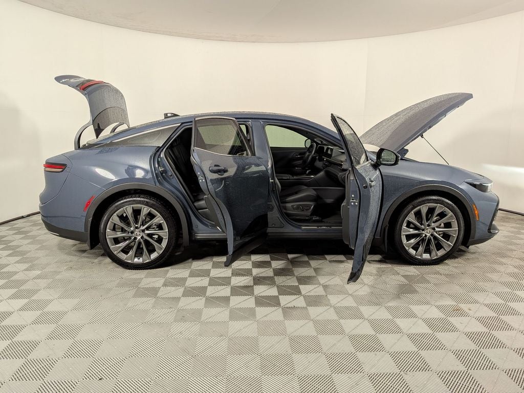 2025 Toyota CROWN Limited