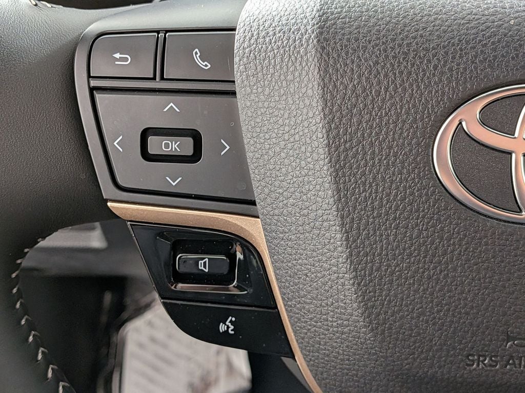2025 Toyota CROWN SIGNIA Limited