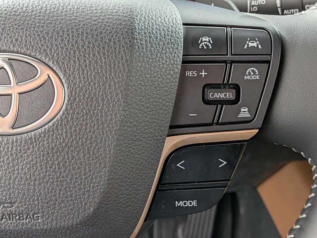 2025 Toyota CROWN SIGNIA Limited