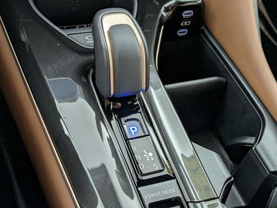 2025 Toyota CROWN SIGNIA Limited