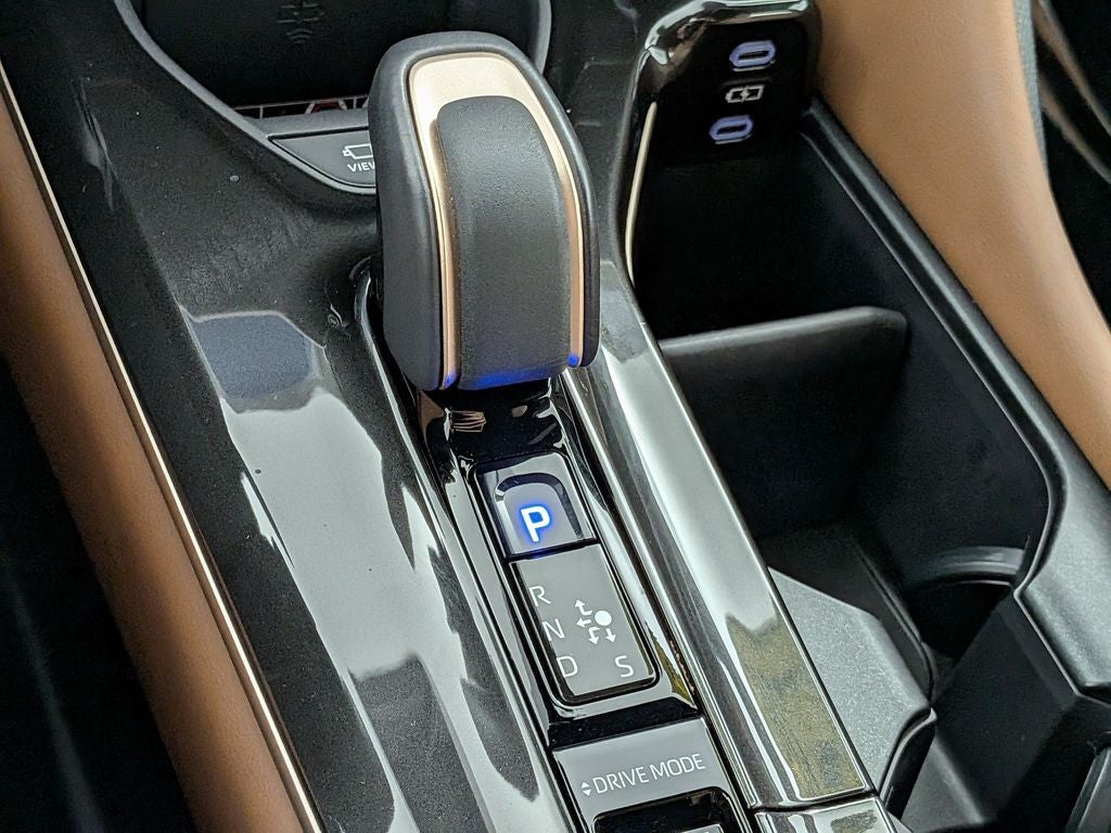 2025 Toyota CROWN SIGNIA Limited