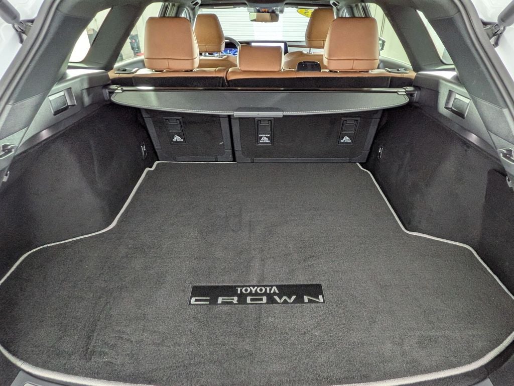 2025 Toyota CROWN SIGNIA Limited
