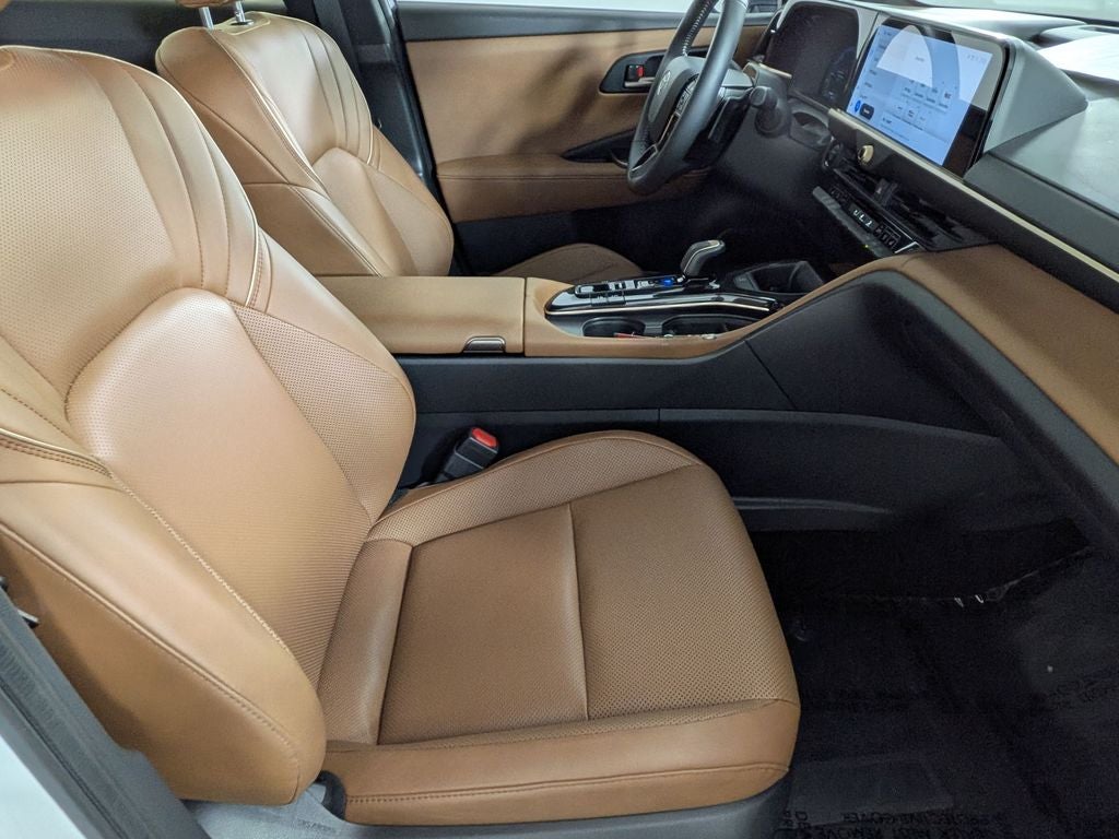 2025 Toyota CROWN SIGNIA Limited