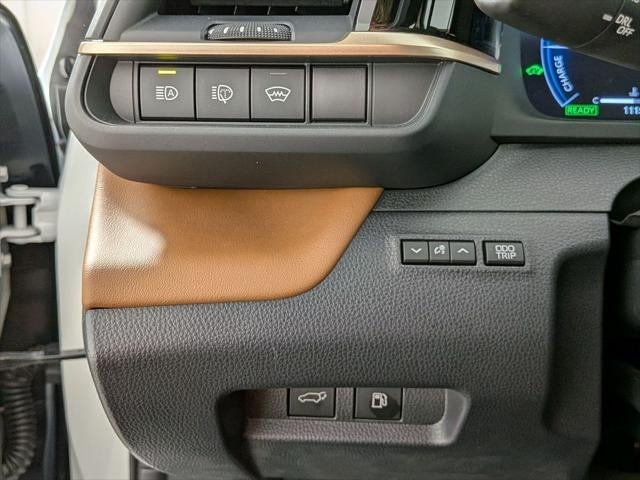 2025 Toyota CROWN SIGNIA Limited