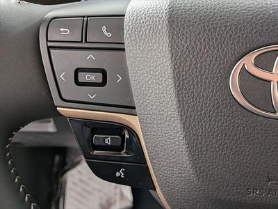 2025 Toyota CROWN SIGNIA Limited