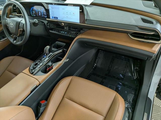 2025 Toyota CROWN SIGNIA Limited