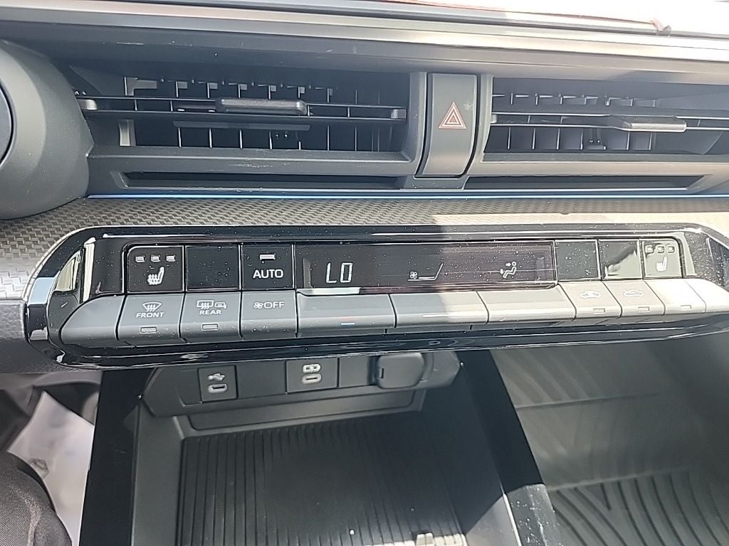 2025 Toyota Prius XLE