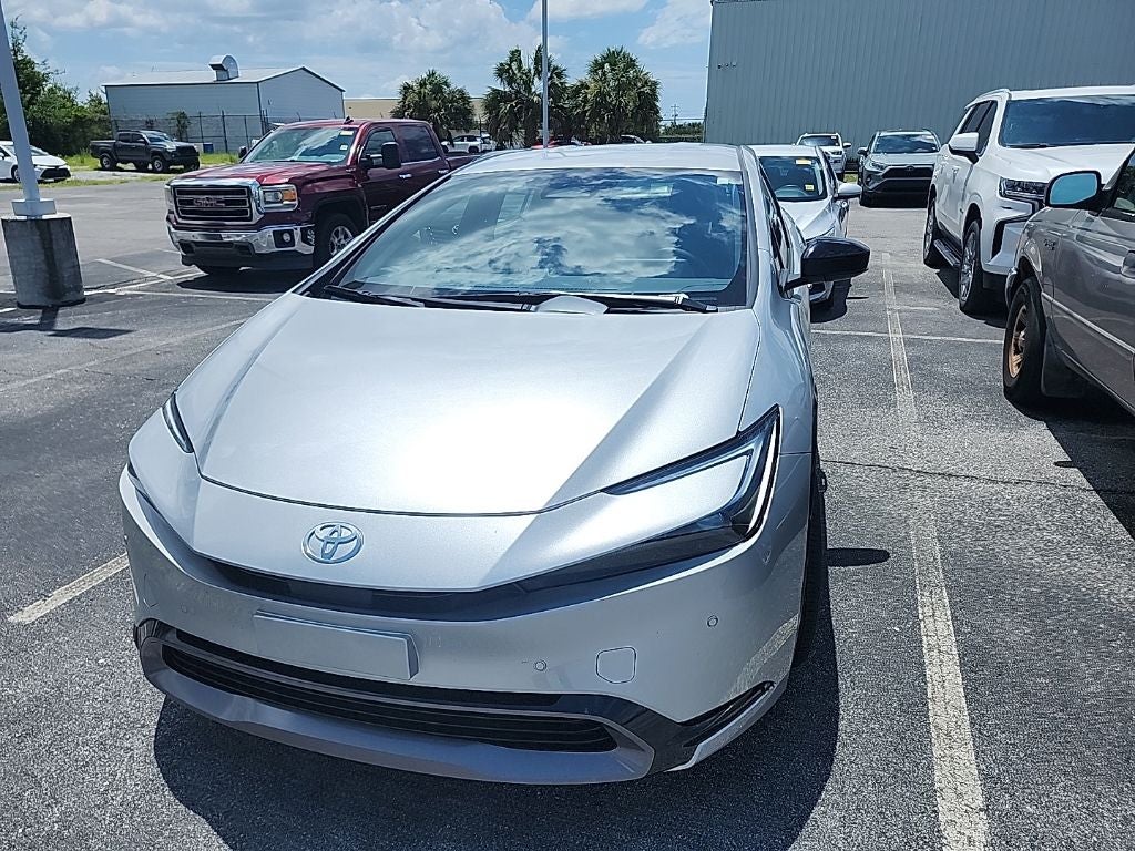 2025 Toyota Prius XLE