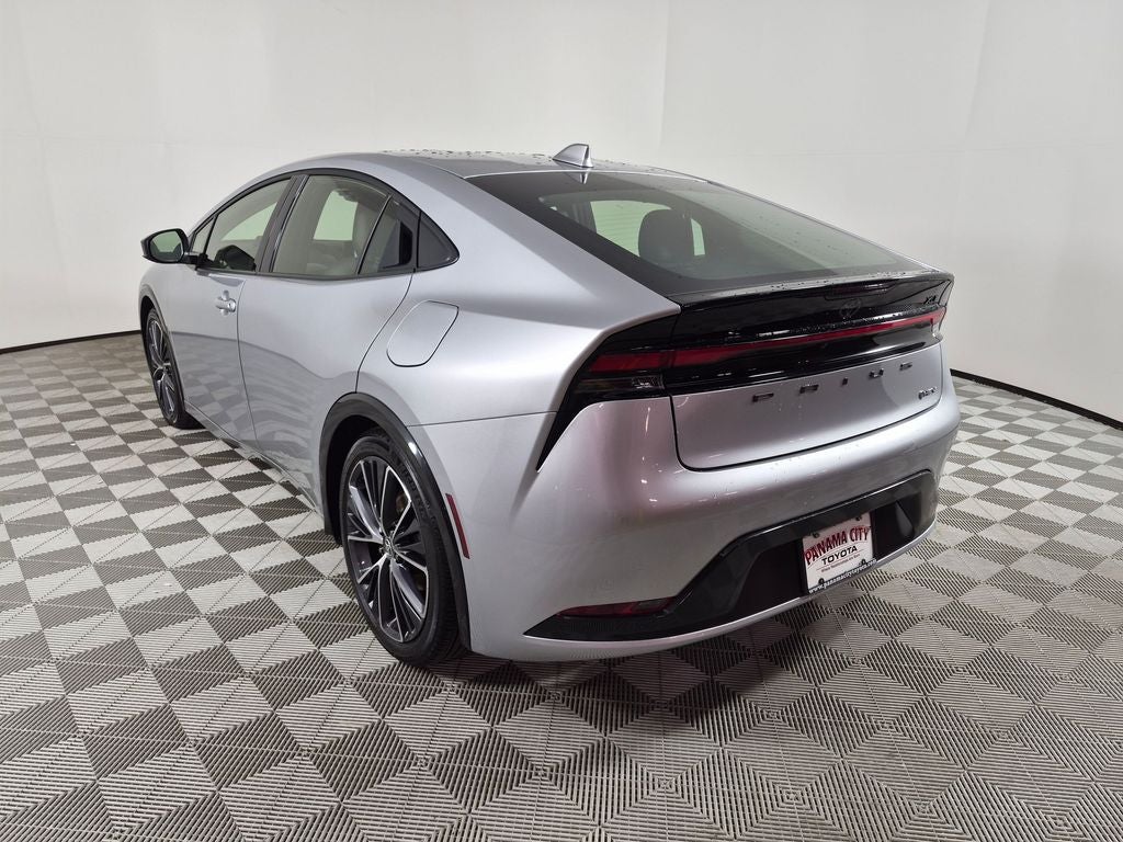 2025 Toyota Prius XLE