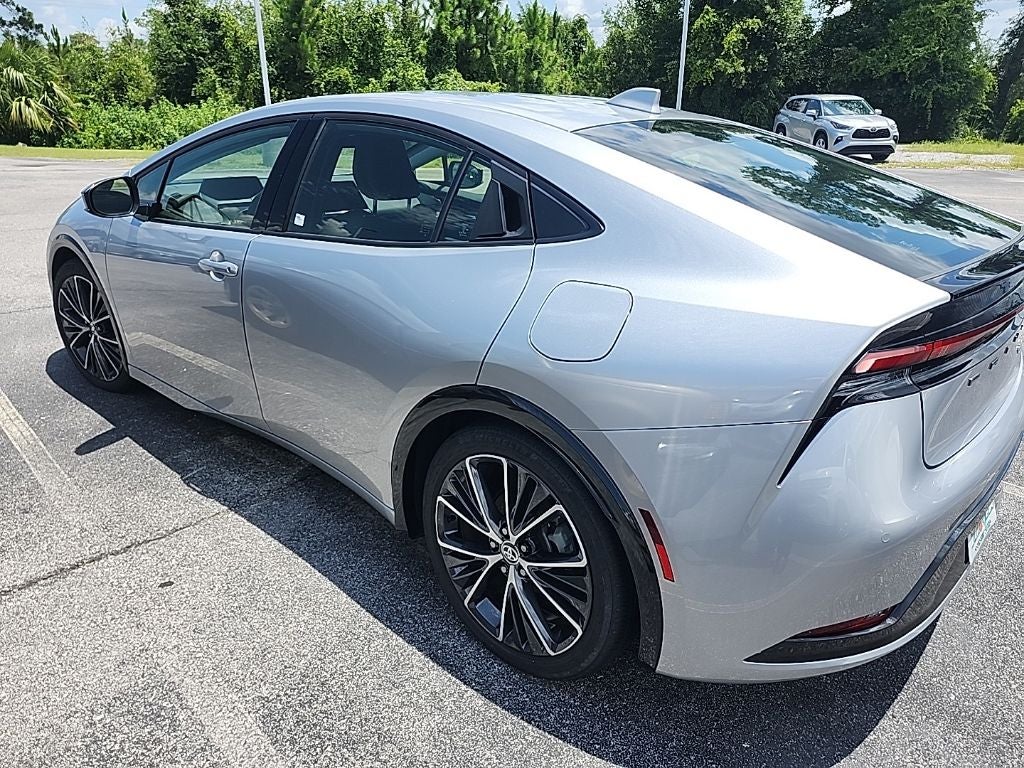 2025 Toyota Prius XLE