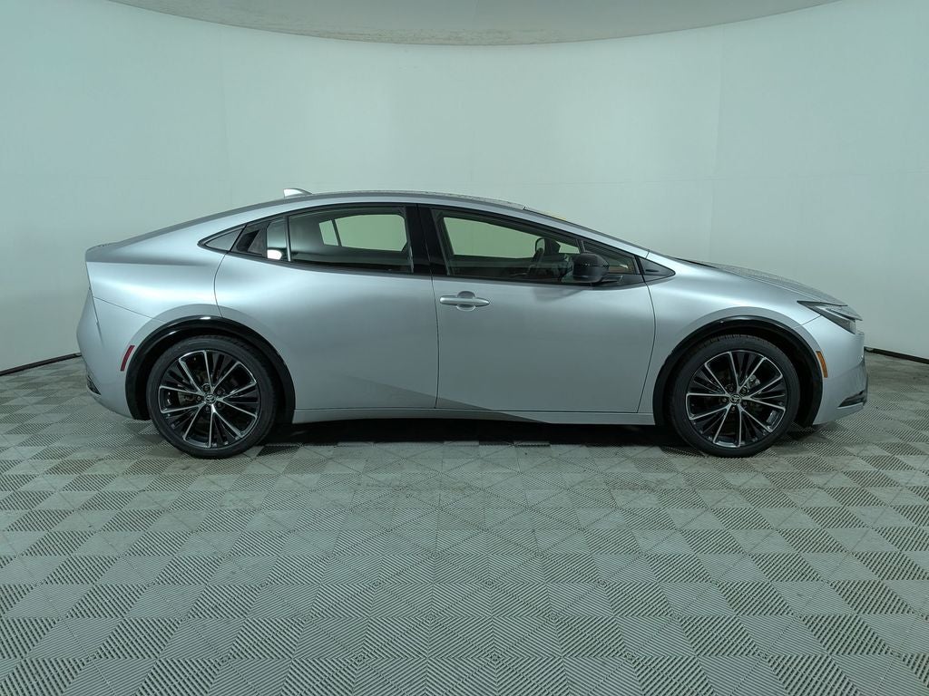 2025 Toyota Prius XLE