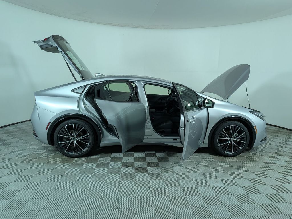 2025 Toyota Prius XLE