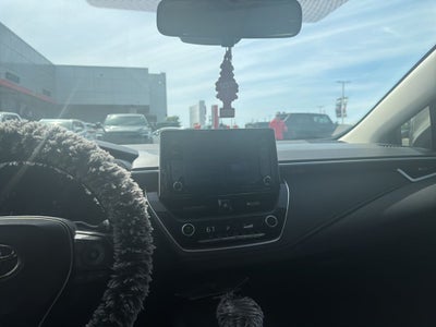 2022 Toyota COROLLA XLE