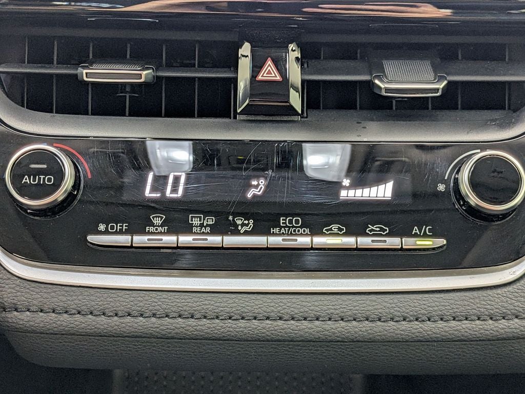 2022 Toyota COROLLA XLE