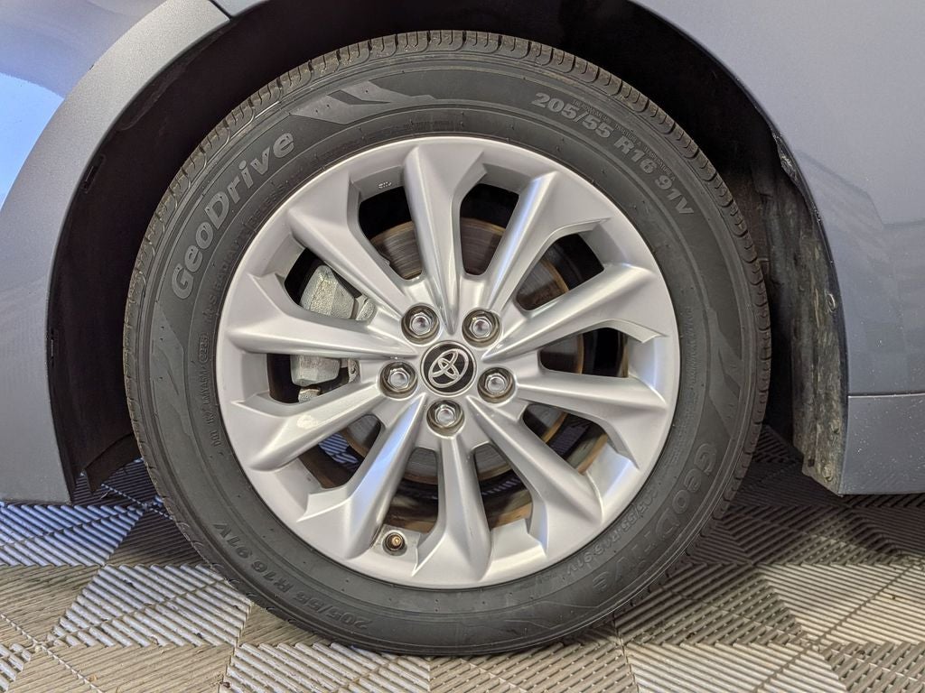 2022 Toyota COROLLA XLE