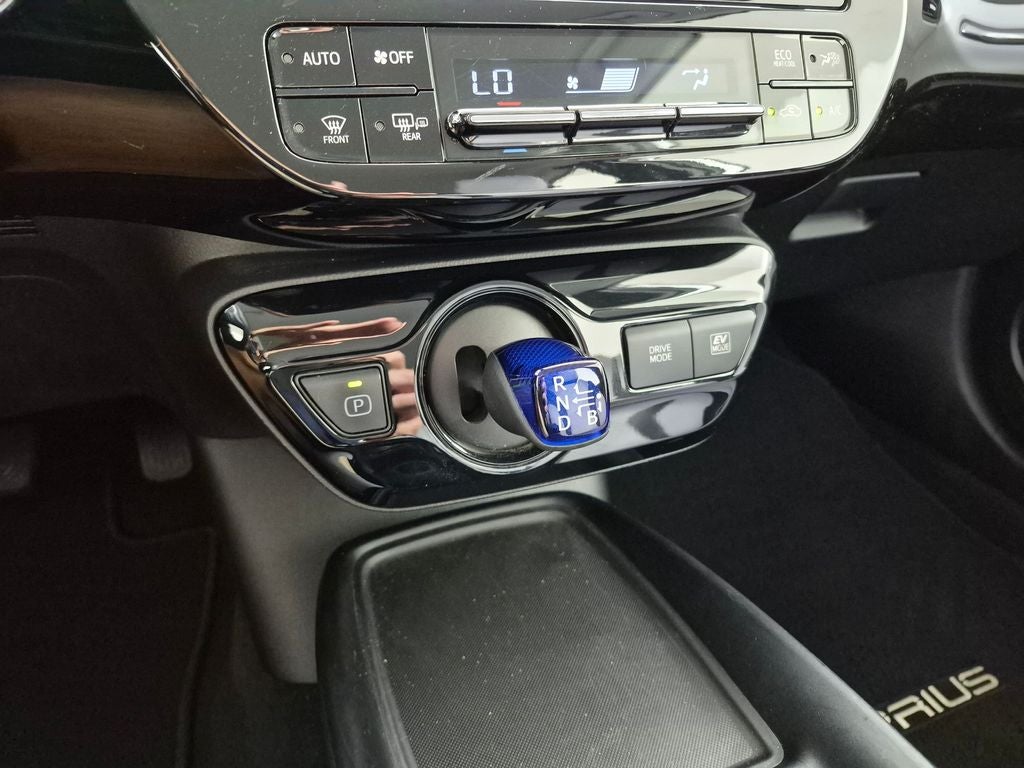 2022 Toyota Prius LE