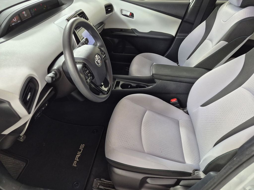 2022 Toyota Prius LE