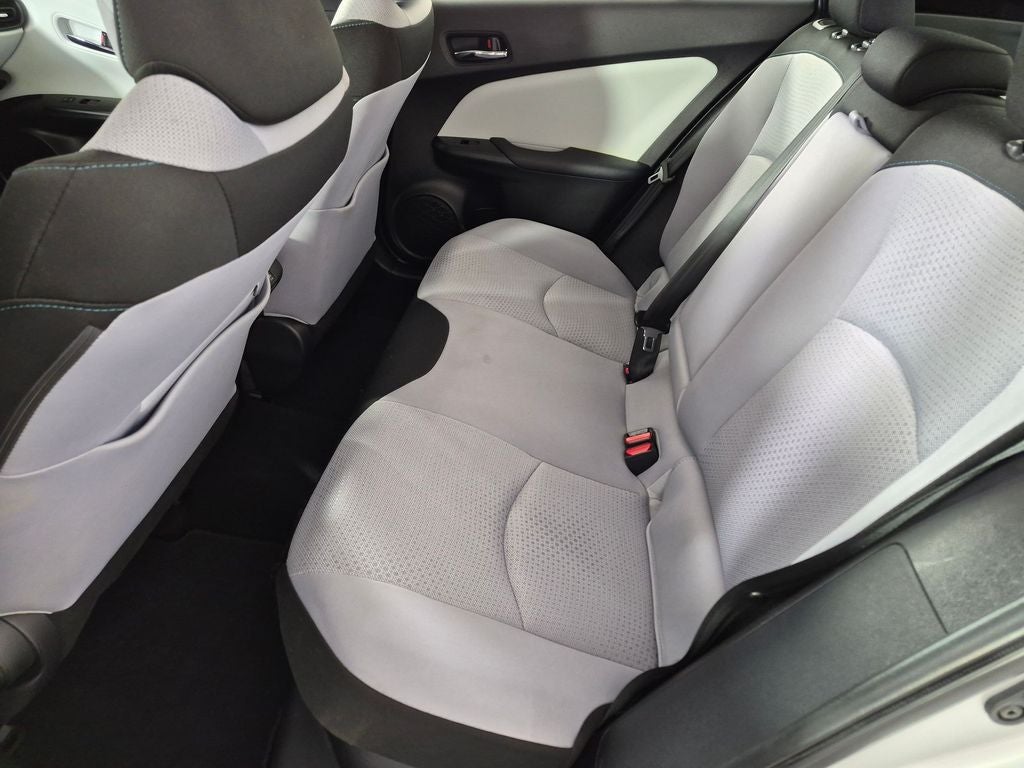 2022 Toyota Prius LE