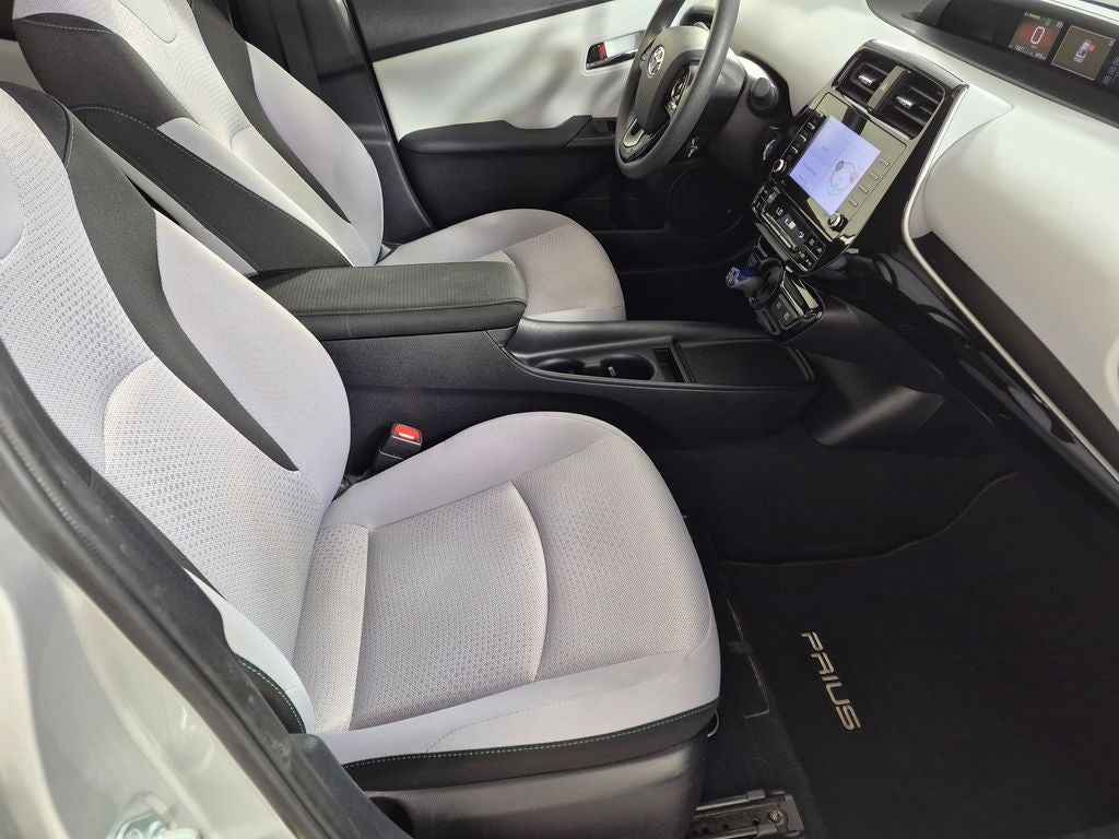 2022 Toyota Prius LE