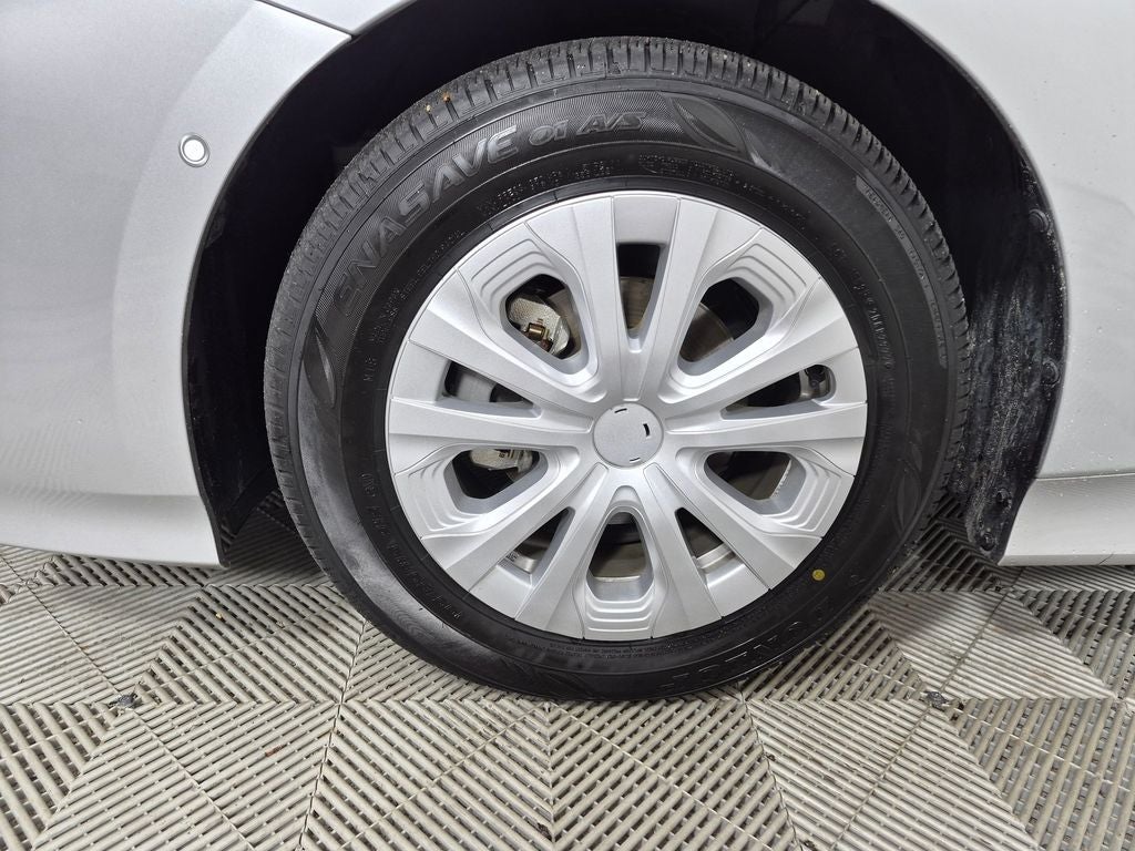2022 Toyota Prius LE