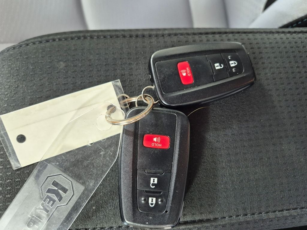 2022 Toyota Prius LE