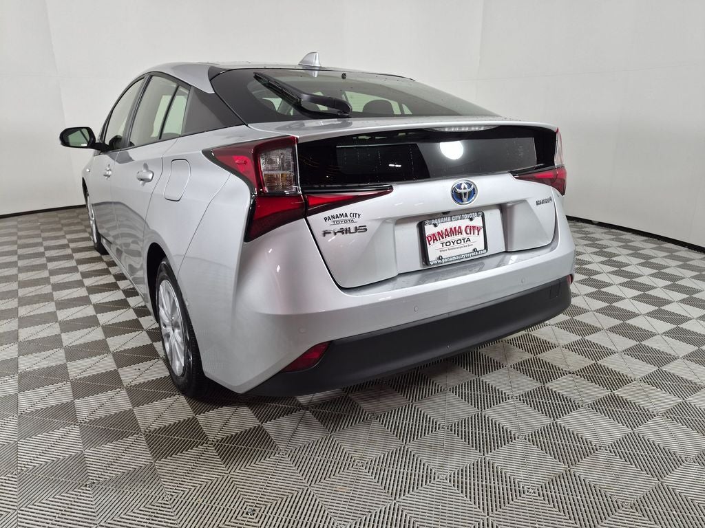 2022 Toyota Prius LE