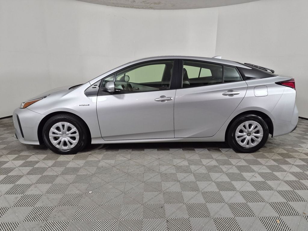 2022 Toyota Prius LE