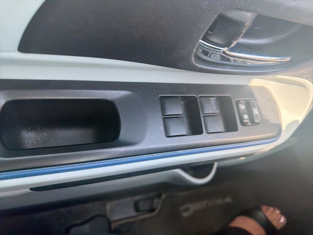2013 Toyota PRIUS c Three